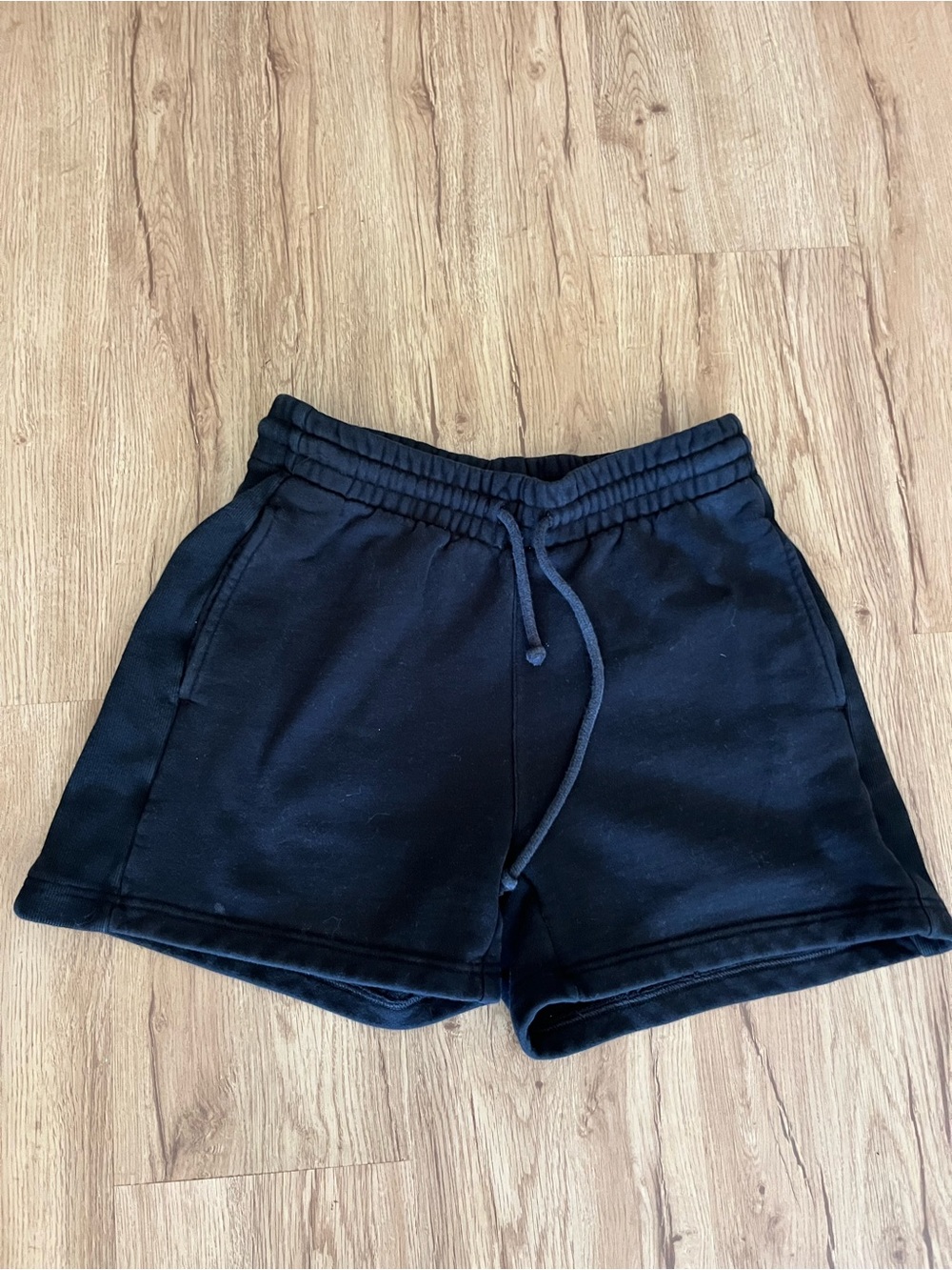 Tna Cozy Fleece Boyfriend Black Sweatshorts Size S